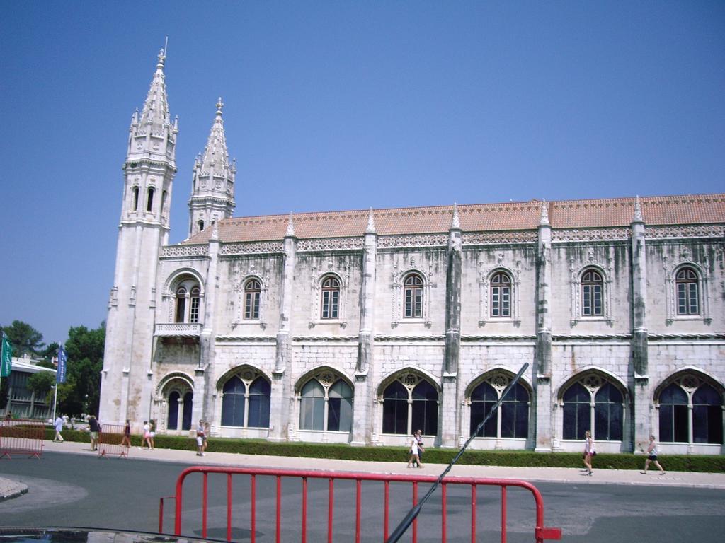 Residencial Camoes Bed and Breakfast Lisboa Eksteriør billede